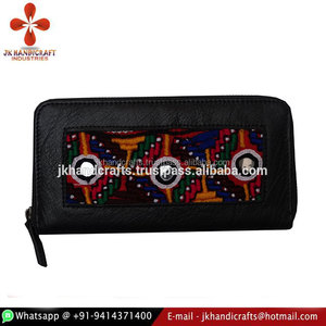 Pochette Banjara en cuir de créateur vintage fournisseur d'or - Product Image 4