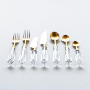 Juego de Cubiertos Gemma con Mango Transparente, Acero Inoxidable Dorado Cepillado, Cubiertos Elegantes y Duraderos para Ocasiones Especiales y Regalos - Product Image 2