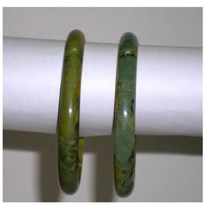 Fashionable High Quality Painted Green <b>Colour</b> <b>Resin</b> Bangles - Product Image 1
