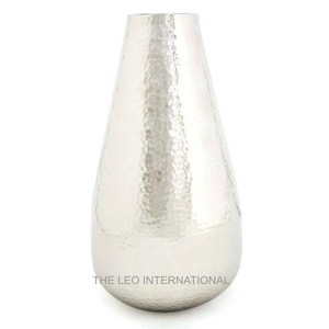 Vases décoratifs en métal argenté pour extérieur, grande taille, pour fleurs artificielles de mariage, texture martelée, vente en gros - Product Image 1