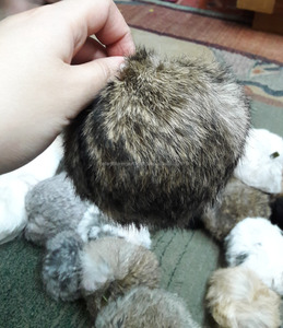 Porte-clés simple en forme de cercle avec pompon en fourrure de lapin - Product Image 4