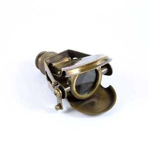 Monoculaire Dollond London 1920 en laiton vintage avec finition antique et étui en cuir, cadeaux originaux - Product Image 3