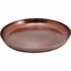 Plateau de service fait main martelé nouveau plateau de service en métal fini environnemental plateau de service rond en cuivre en métal de luxe de haute qualité - Product Image 1