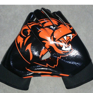 Gants de football américain personnalisés avec conception légère et respirante et poignées confortables Équipement de sport de qualité supérieure - Product Image 6
