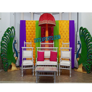 Mehandi-escenario de boda con temática de pavo real, escenario asiático, decoración de escenario, Sangeet de boda india, conjunto de Escenario nocturno - Product Image 1