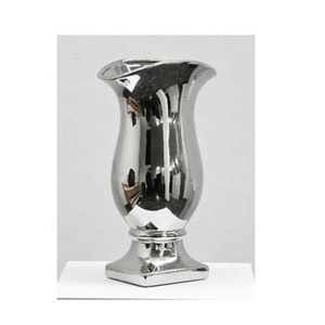 Vase à fleurs antique de luxe moderne pour la décoration de la maison et du mariage Vase de table en métal de style européen - Product Image 1