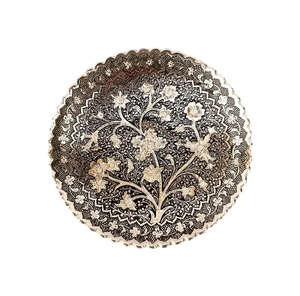 Cuenco decorativo de latón plateado hecho a mano, con diseños en relieve, fabricante al por mayor, regalo de Metal y artesanías - Product Image 1