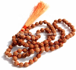 ลูกประคำไม้คลาสสิก 108 เม็ด ทำจากไม้ธรรมชาติจากเนปาล ประดับด้วยรุฎราคชา พร้อมพู่ไหมถักยาว สร้อยคอประคำยาว ของขวัญทางจิตวิญญาณ ลูกประคำสำหรับสวดมนต์ในพุทธศาสนา - Product Image 4