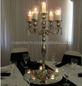 Candelabros de metal de cinco brazos dorados de diseño estándar con vasos de vidrio para la decoración de la Mesa del hogar y la boda - Product Image 2