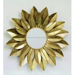 Espejo Decorativo de Pared de Metal con Diseño de Girasol KHAN EXIMPO, Espejo de Diseño Hecho a Mano, Escultura de Metal y Vidrio para Decoración de Pared - Product Image 1