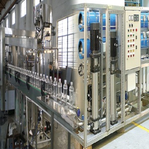 Emballage liquide industriel de machine de remplissage de bouteilles d'eau minérale et purifiée - Product Image 2