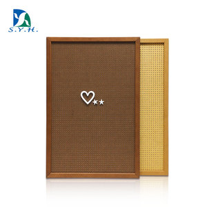 Panneau de lettres en bois exquis, 10 pièces, avec cadre en bois - Product Image 1