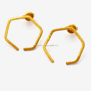 Pendientes de tuerca finos únicos de Plata de Ley 925, joyería de compromiso de aniversario de boda elegante chapada en oro liso - Product Image 1