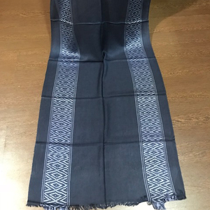 Echarpe longue en viscose élégante pour l'hiver et toutes les saisons Ensemble de 6 pièces respectueux de la peau avec couleur personnalisée et design uni - Product Image 1