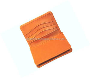 Cartera de tarjeta plegable de color tostado se pliega para guardar múltiples tarjetas de crédito - Product Image 1