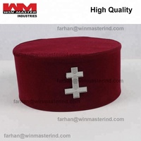 Gorro de Terciopelo de los Caballeros de Malta Masónicos Ingleses con Corona Bordada a Mano