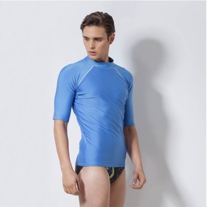 Protector de sarpullido de natación para adultos, cómodo, con patrón de agua - Product Image 1