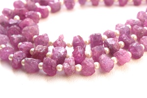 Inde vente chaude 1 brin naturel 25 pièces verre rempli rose saphir pierres précieuses perles brutes faisant des bijoux - Product Image 3