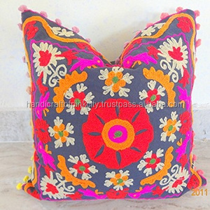 Funda de Cojín Cuadrada Suzani Bordada a Mano, Diseño Sólido/Floral, 100% Algodón, para Decoración del Hogar y Hoteles - Product Image 1