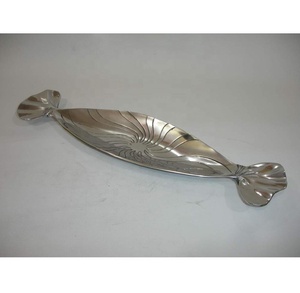 Plateau de service en métal moderne de luxe, nickelé, gravé, aspect bonbon, pour la décoration de la maison et l'utilisation en cuisine - Product Image 2