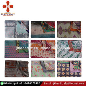 Venta al por mayor Vintage Kantha Edredón Indio Reversible Sari Kantha Manta - Product Image 2