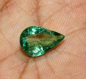 Esmeralda de Zambia Natural de buena calidad Corte de Rosa Forma de pera Azul Verde Cabujón Cuenta Corazón Collar redondo Piedras preciosas sueltas - Product Image 2