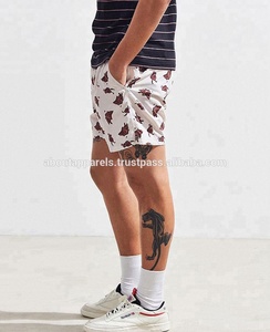 Haute qualité hommes décontracté Gym sport course Shorts mode Style taille élastique toile personnalisé Sublimation motifs Shorts de bain - Product Image 4