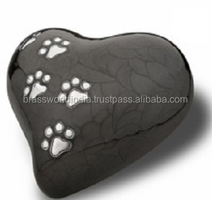 ทองเหลืองหัวใจ Urn สัตว์เลี้ยงที่มียืนโดย Brassworld อินเดียในอุปกรณ์งานศพ - Product Image 3