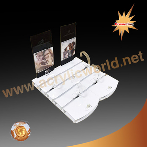 Exhibición de reloj de acrílico personalizada con anillo C y soportes de base especiales soporte de exhibición de reloj con anillos C - Product Image 4