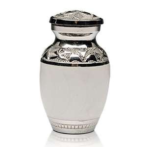 Urnas de cremación clásicas para cenizas funerarias, recuerdo de diseño grabado de celosía de plata, Metal, latón/aluminio - Product Image 6