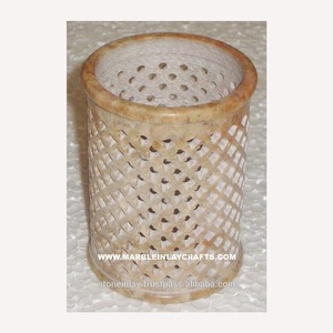 Porte-bougie sculpté à la main, support de bougie complexe - Product Image 1