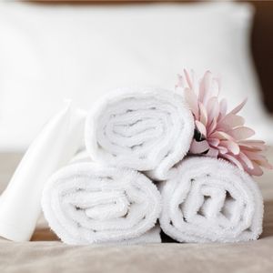 Vente en gros en Inde Serviette de bain personnalisée Serviette de bain élégante super douce portable Serviettes de bain en coton de qualité supérieure à séchage rapide pour hôtel - Product Image 2