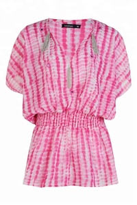 เดรสสั้นย้อมสีคอวีกว้างพร้อมสายคาดเอวดีไซน์ใหม่ - Product Image 4