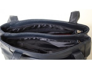 Sac à main élégant en cuir véritable pour femmes, fourre-tout de forme classique au corps souple avec accent matériel poli - Product Image 2