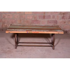 Table basse rustique de style industriel vintage - Product Image 1