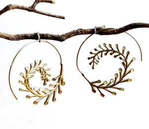 Boucles d'oreilles spirales bohèmes en laiton au design unique, faites à la main, pour mariage, fiançailles, fête, bijoux en gros, prix d'usine - Product Image 1