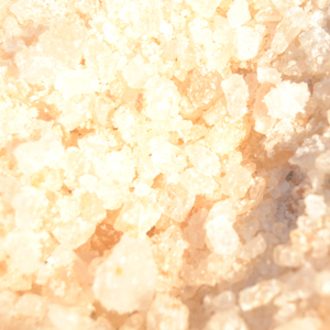 Sal de Carretera de Cloruro de Sodio (NaCl) de Grado Industrial, Apta para Alimentos, para Derretir Nieve, Aspecto Granular - Product Image 1