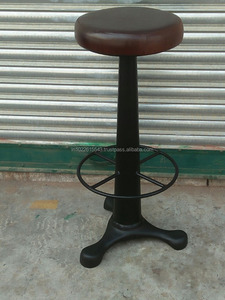 Taburete de bar Industrial de hierro fundido y cuero, taburete de Bar Industrial Vintage con cojín de cuero - Product Image 3