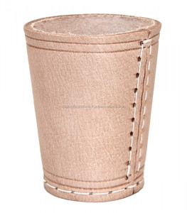 100% tazas de dados de cuero genuino logotipo personalizado en relieve nuevo diseño de fábrica para uso en juegos de azar - Product Image 1