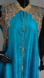 Nuevo diseño hecho a mano bordado KURTI de la INDIA - Product Image 2