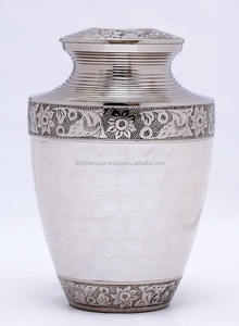 Urna de cremación para cenizas, banda Floral plateada, token a juego, latón pulido, esmalte gris, calidad prémium - Product Image 4