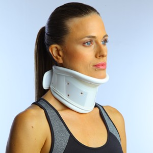 Collier cervical en PVC avec support pour le menton - Product Image 3