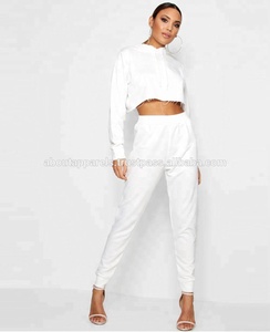 Nouveaux survêtements ajustables personnalisés de haute qualité pour femmes ensembles respirants pour femmes crop top - Product Image 3