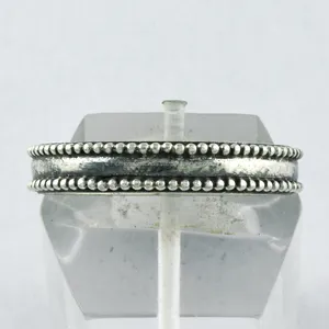 智能素银拉瓦设计氧化925纯银手工旋转器戒指珠宝制造商在印度