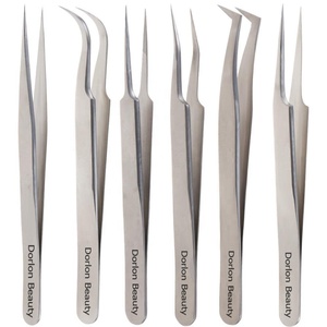 Pince à cils en acier inoxydable argenté très légère - Product Image 1