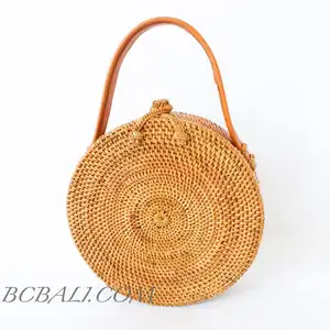 Fob ราคาขายส่ง Tote หวายวงกลมรอบกระเป๋าคลัทช์ Handwoven ธรรมชาติหนัง Bali Design