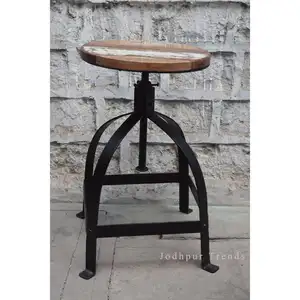 Industrial & vintage Preto altura ajustável banquinho de metal Fundido de ferro com assento de madeira