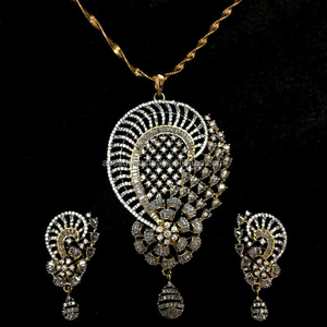 Collar de Mujer Hecho a Mano en Cobre con Colgante de Circonita Chapado en Oro, Estilo Africano, Regalo de Aniversario de Bodas o Compromiso - Product Image 1