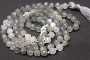 ลูกปัดมูนสโตนเกรดพรีเมียม สีเทาเหลือบรุ้ง ขนาด 7 มม. สร้อยมาลาแบบยาว งานแฮนด์เมด เครื่องประดับอัญมณีสำหรับทุกเพศ - Product Image 2