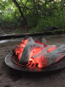 ถ่านบาร์บีคิวคุณภาพสูงจากไม้เนื้อแข็งลายไม้เฉพาะตัว ผลิตจากลิ้นจี่บินชอตันของเวียดนาม เป็นมิตรต่อสิ่งแวดล้อม ใช้ได้นาน 4-6 ชั่วโมง - Product Image 6